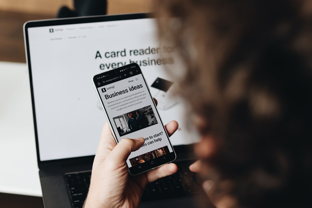 Photo reader engagement tracking